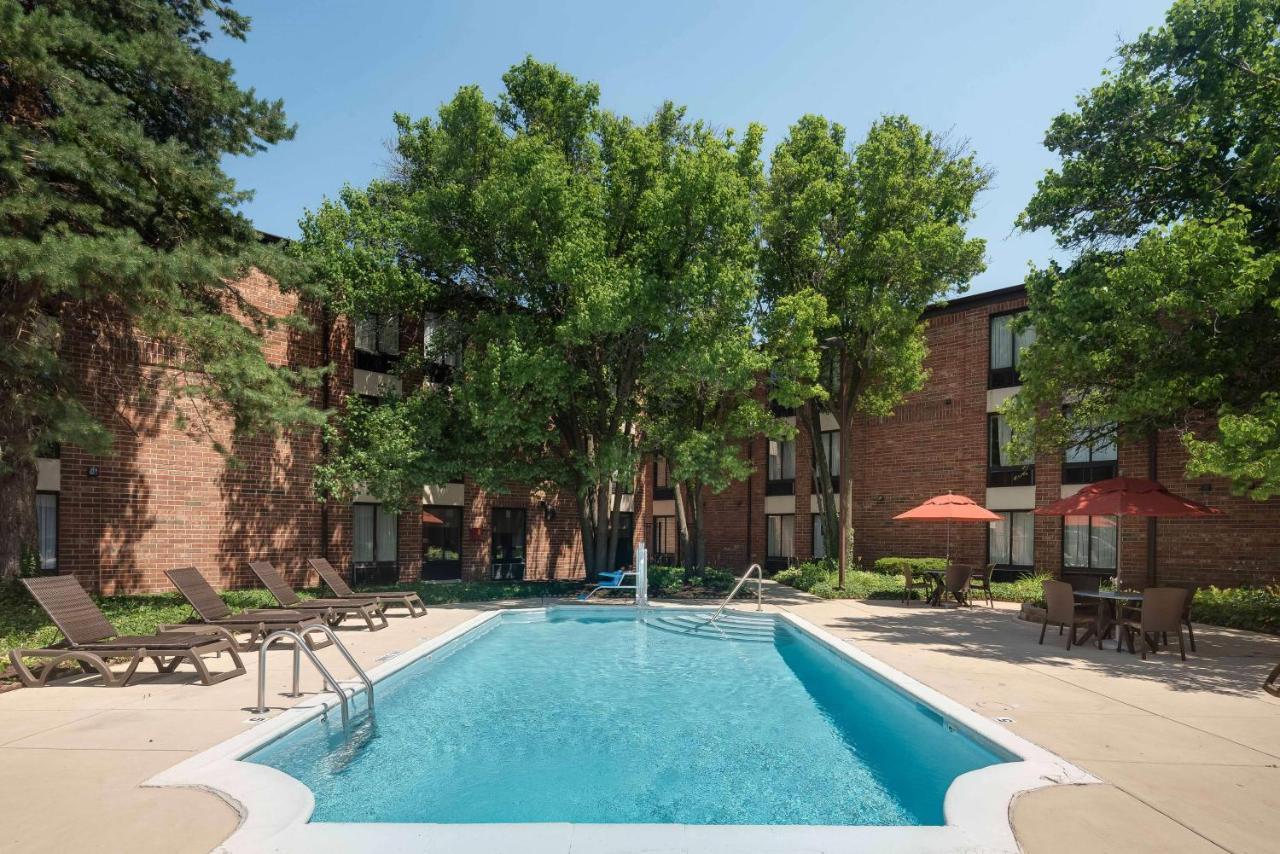 Best Western Chicago - Downers Grove Exterior foto